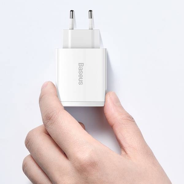 Baseus Compact 2U+C | Vegglader USB-C, 2x USB-A 30W PD QC3.0
